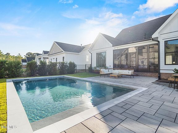 3rd image of 624 Waterstone Drive