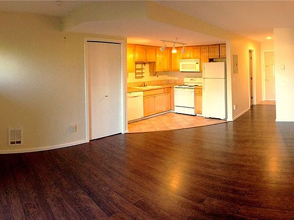 4th image of 12345 Roosevelt Way NE APT 312
