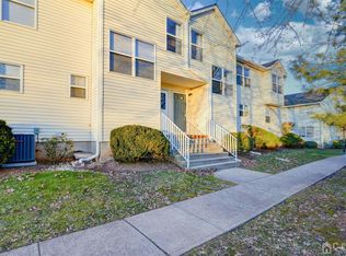 72 Kensington Dr Piscataway Nj 08854 Zillow