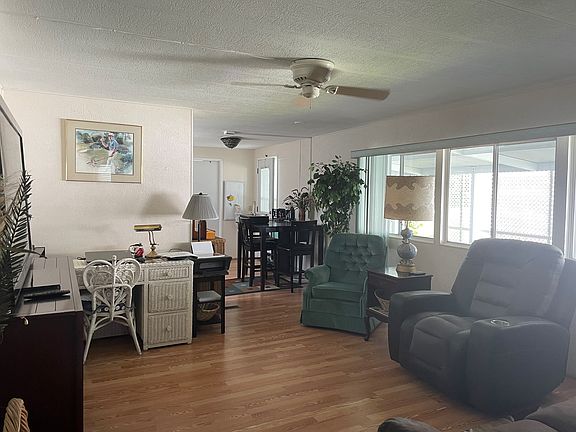 4th image of 44 Pelican Dr