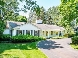 959 W Harsdale Rd, Bloomfield Hills, MI 48302