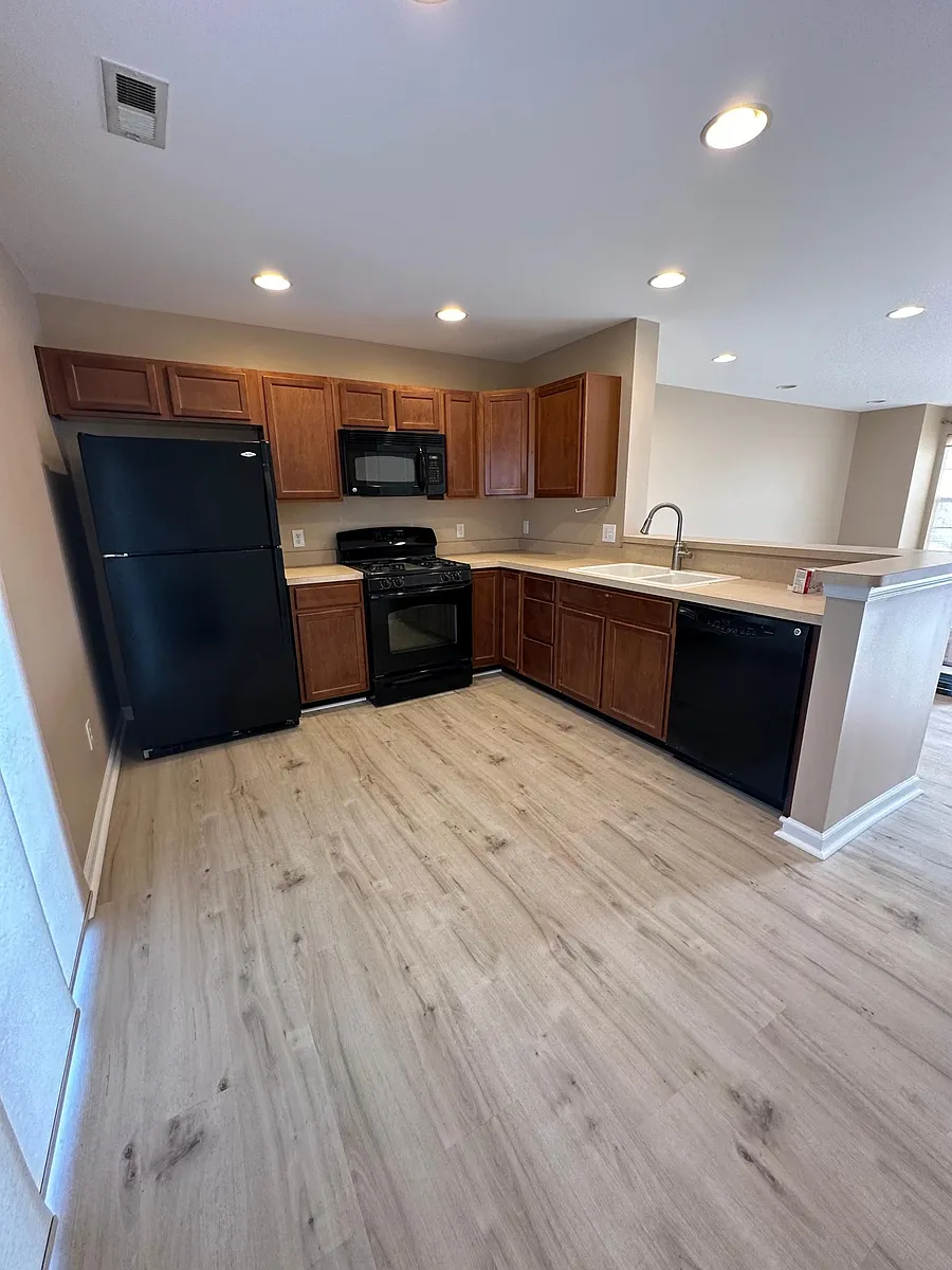 Building Photo - 1527 Artisan Ct