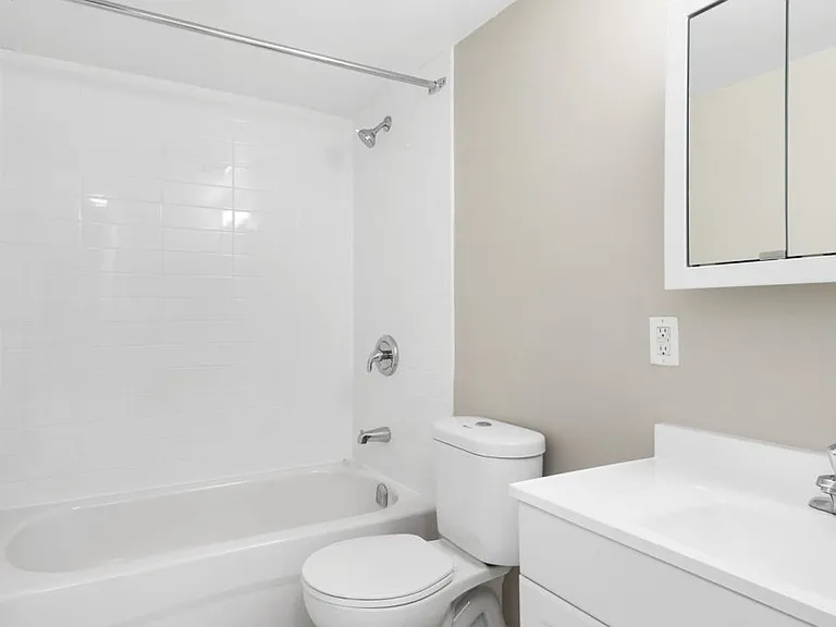 2250 Kennedy Rd — Photo 16
