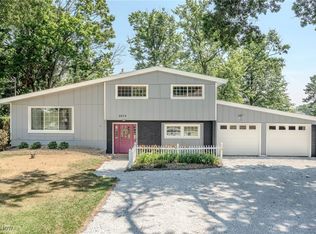 3873 Croydon Rd, Barberton, OH 44203