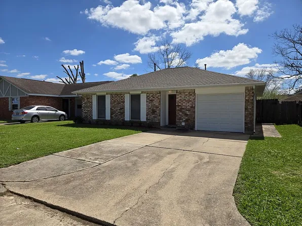 1426 Middle Park St, Pasadena, TX 77504