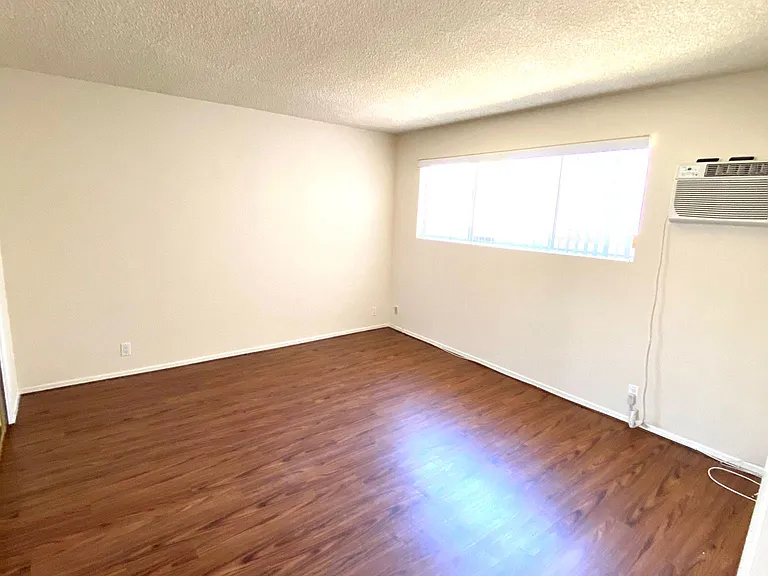 1449 Rexford Dr #5 — Photo 7