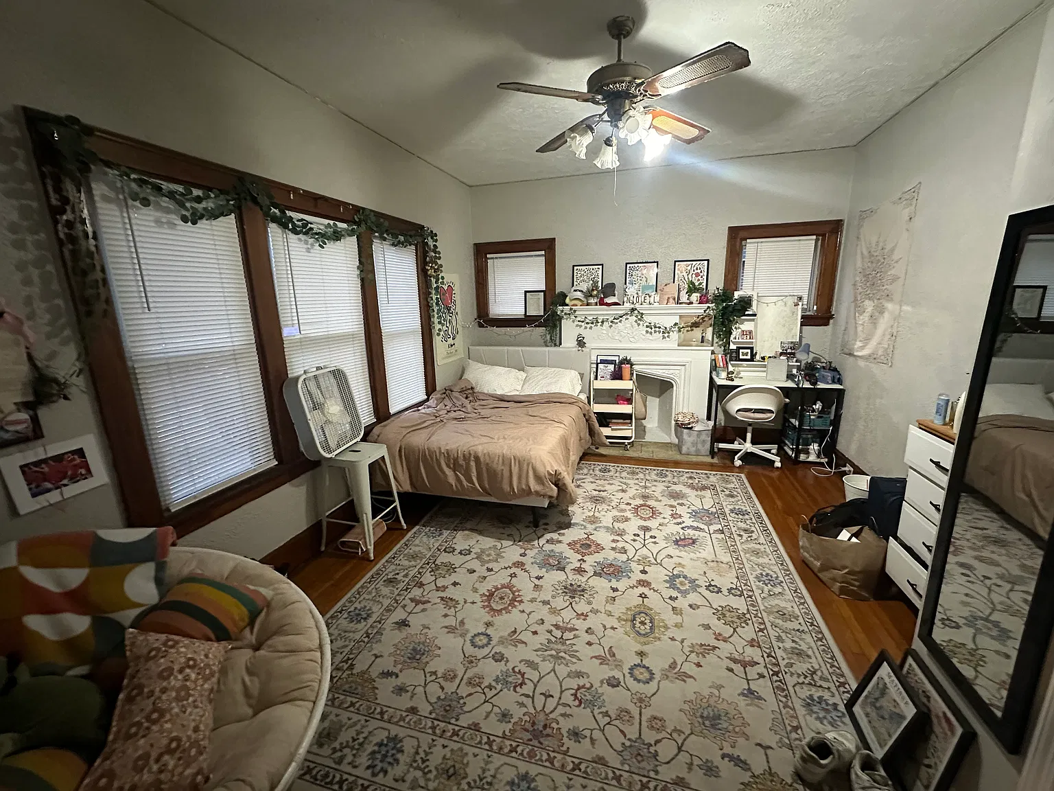 5 bed, 1.5 bath, 1615 sqft, $3,395 — Photo 3