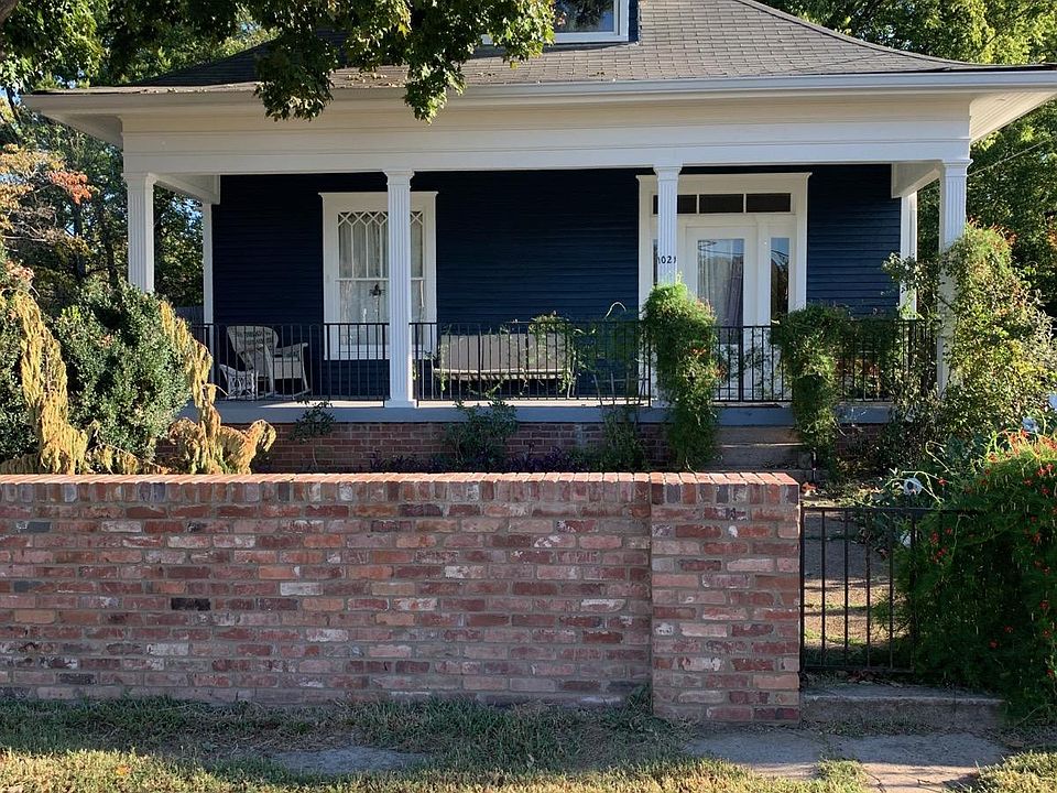 2nd image of 1021 Spain Ave