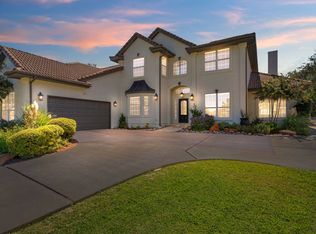 19 Lost Meadow Trl, The Hills, TX 78738