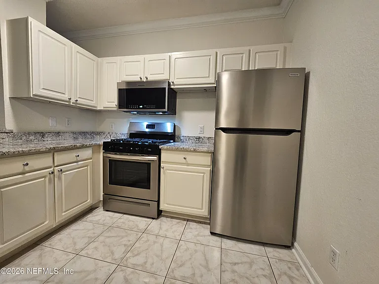 13810 Sutton Park Dr #1425 — Photo 4