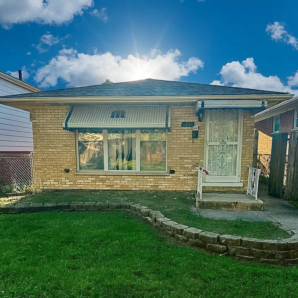 11832 S Bishop St photo 1