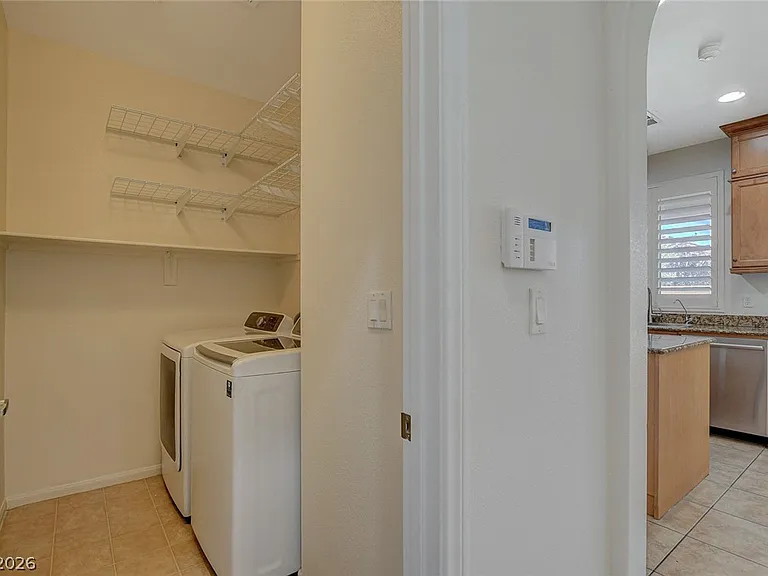 9734 Maspalomas St — Photo 43