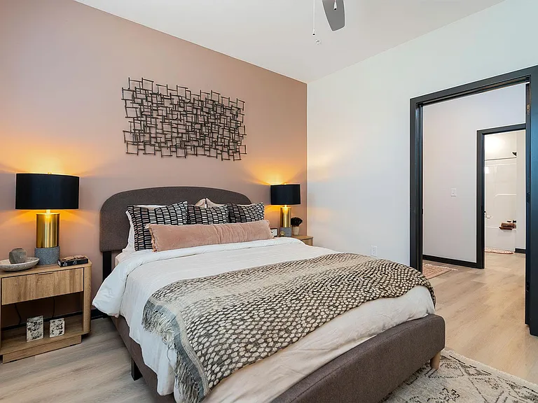 1BR, 1BA - 741SF - Bedroom