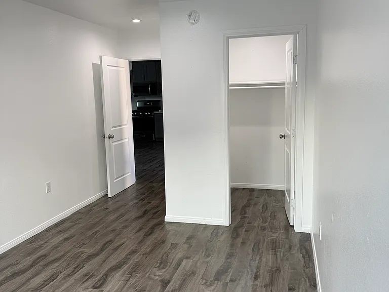 808 S 10th St — Photo 10