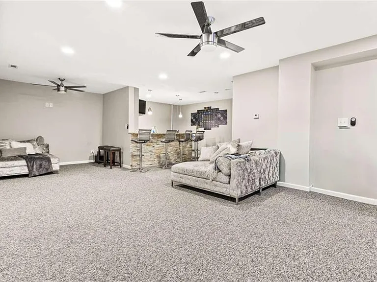 7155 Laurel Creek Dr — Photo 24