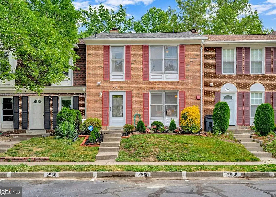 3 bed, 2077 sqft, $2,499 — Photo 1