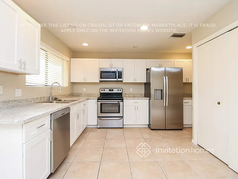 1254 E Indigo St — Photo 8