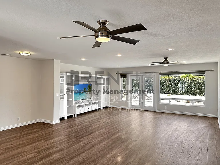 938 W Berkeley Ct — Photo 4