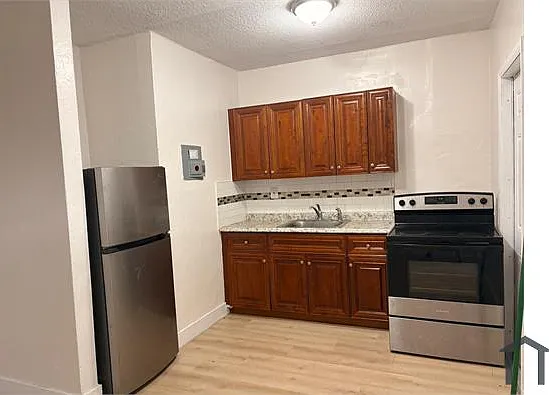 690 NE 133rd St #7 — Photo 25