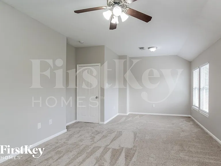 1013 Arbor Way — Photo 9
