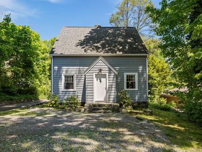 141 Cannon St, Hamden, CT, 06518