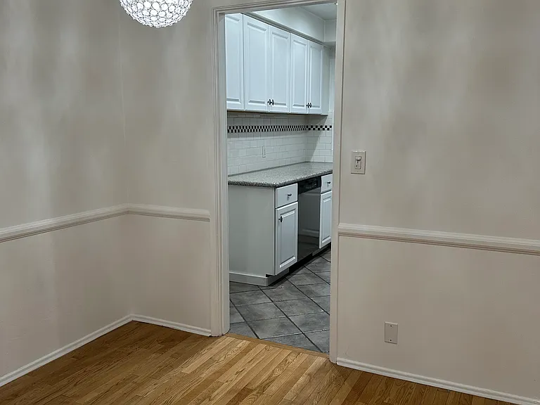 221 N Swall Dr — Photo 5