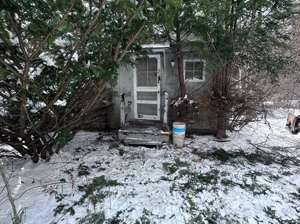 404 Sylvester Rd, Northampton, MA 01062