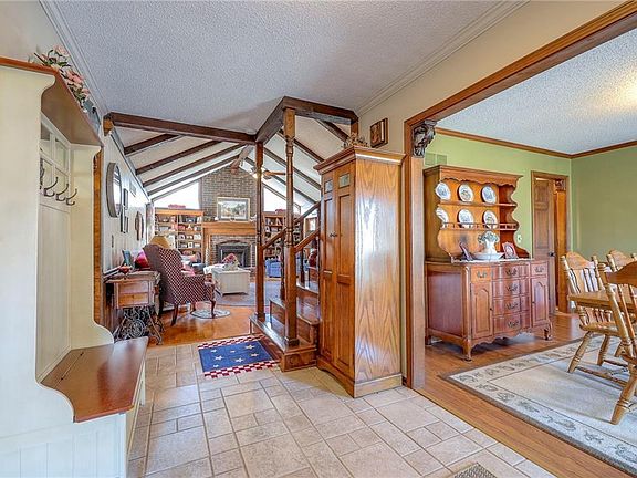 5th image of 8422 Rosehill Rd