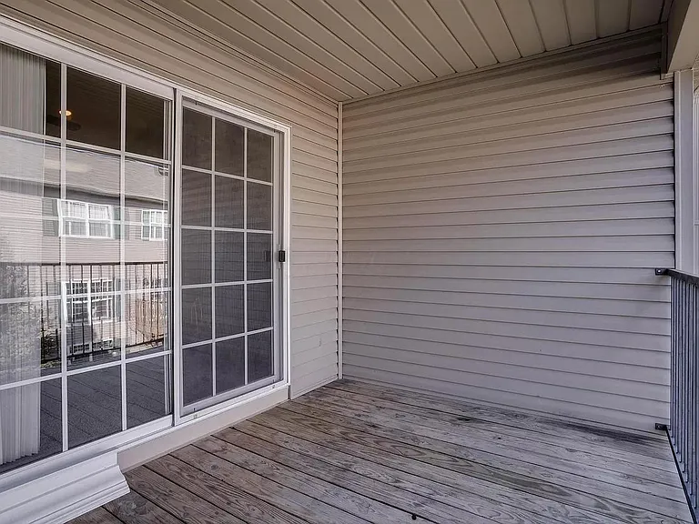 729 Spring Valley Dr — Photo 22