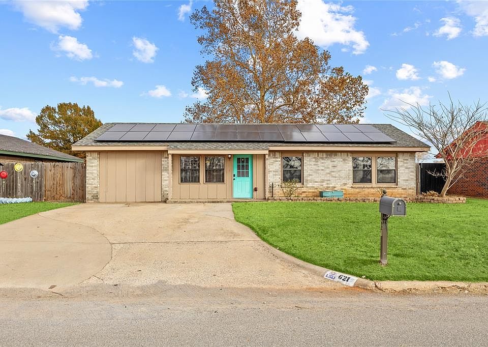 1st image of 621 S 28th St