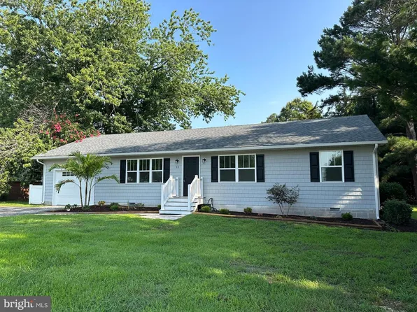 15 Lighthouse Rd, Selbyville, DE 19975