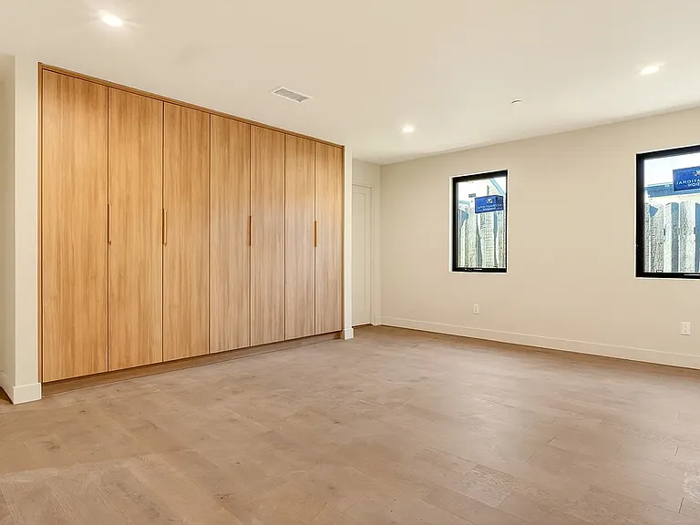 4817 Genesta Ave #1/2 — Photo 9