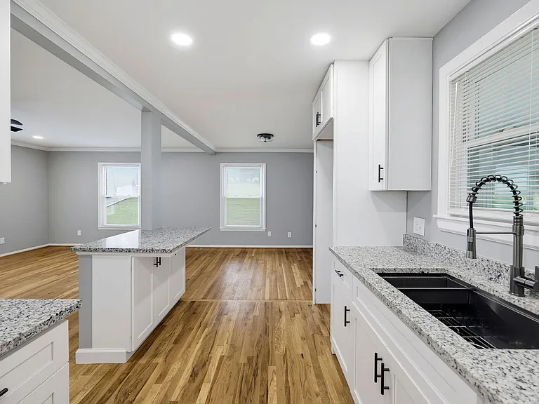 3051 Highland Dr SE — Photo 14