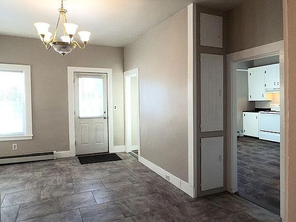 4th image of 812 Gray Rd #1
