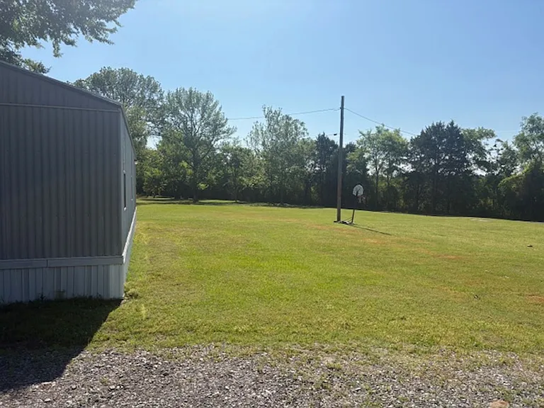 139 E Military Rd — Photo 20