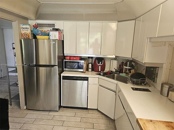 2nd image of 671 NE 195th St APT 329E