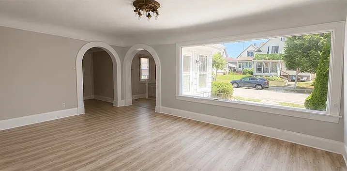 1315 S 45th St — Photo 3