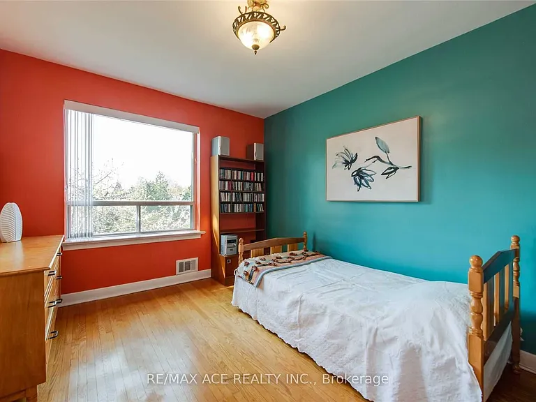 3715 Saint Clair Ave E #MAIN — Photo 9