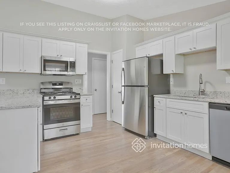 724 Pepperwood Ln — Photo 7