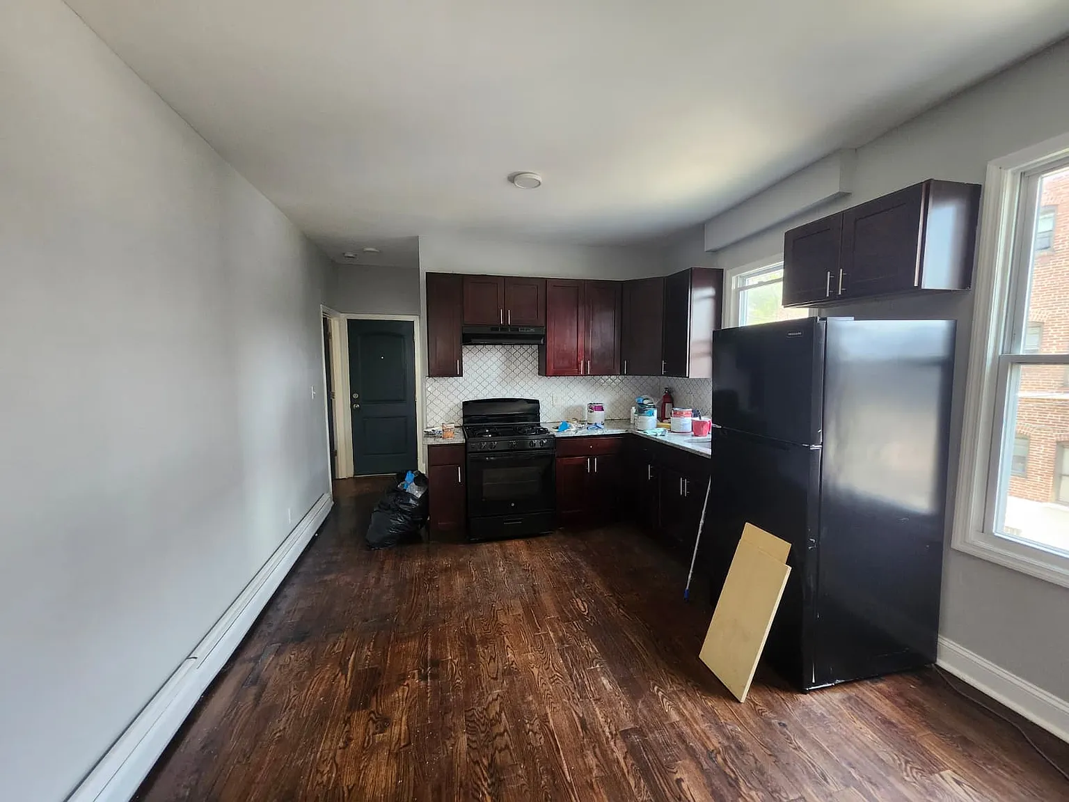 8 William St — Photo 1