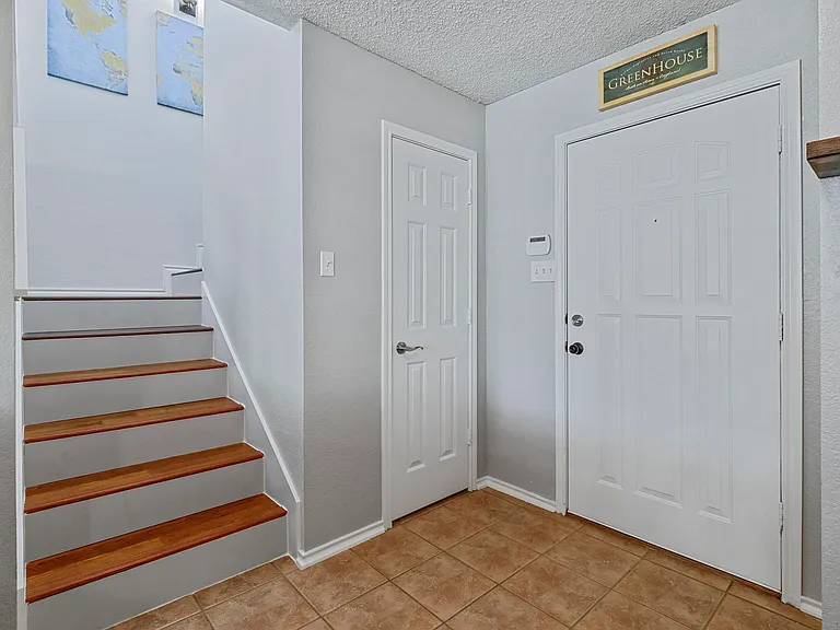 2202 Barton Springs Dr — Photo 4