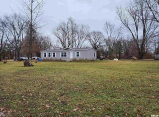 303 S 4th St, Broughton, IL 62817
