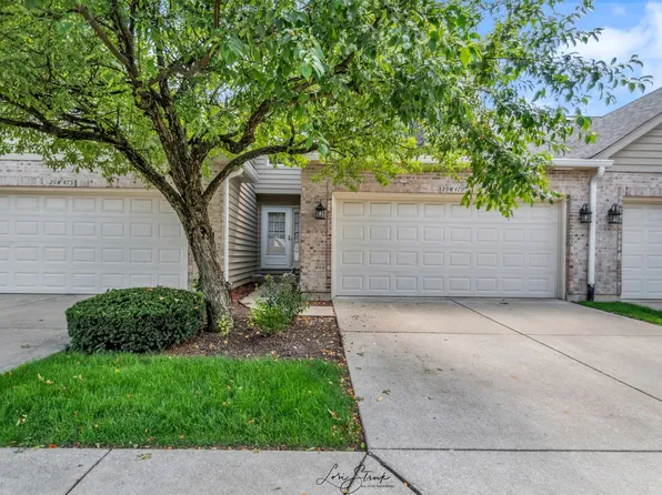 29W479 Big Woods Dr, Warrenville, IL 60555