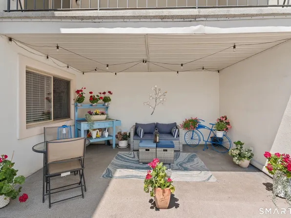34 Crescent Street #1D, Stamford, CT 06902