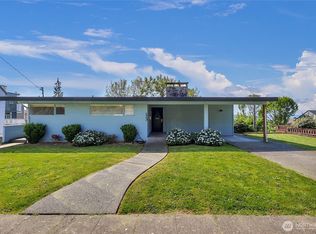 223 W Kinnear Place, Seattle, WA 98119