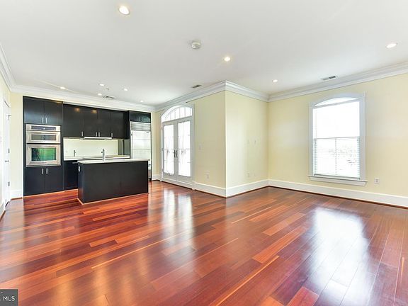 3rd image of 900 N Washington St #302E