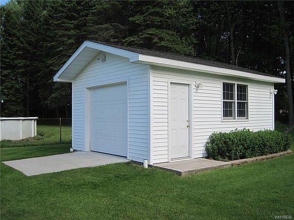 3rd image of 23 Diller Dr