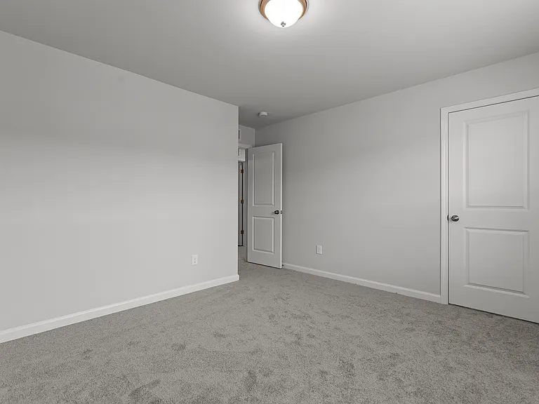 5860 Woodlawn Dr — Photo 25
