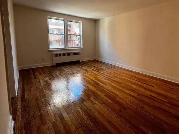 (undisclosed Address), Jamaica, NY 11432