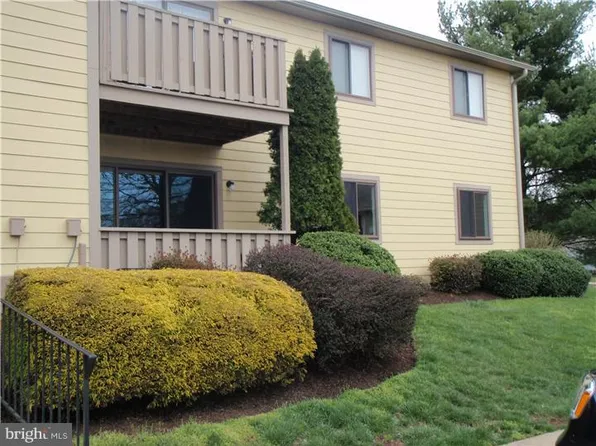 701 Thornton Ct, North Wales, PA 19454